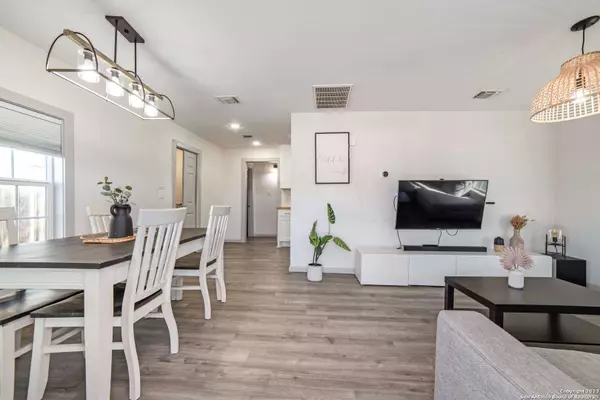 750 SW 34th St, San Antonio, TX 78237