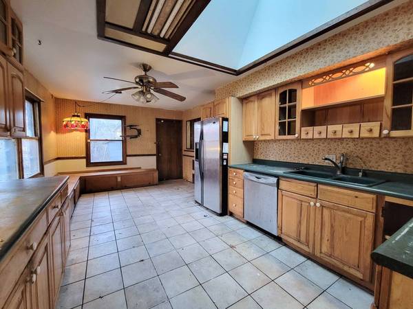 28584 N Monroe ST, Wauconda, IL 60084