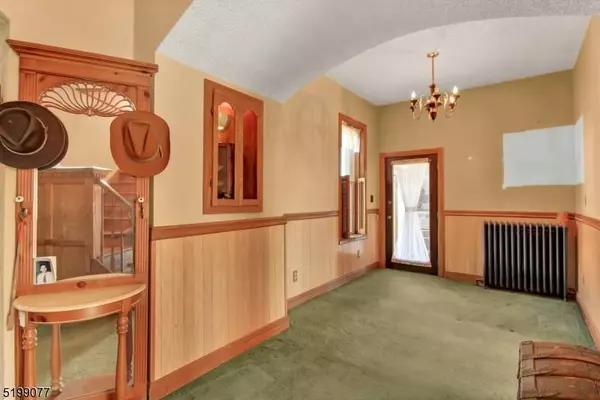 327 Liberty Rd, Lopatcong Twp., NJ 08886