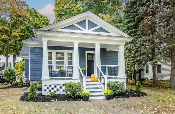 33 Buckingham Rd, North Andover, MA 01845