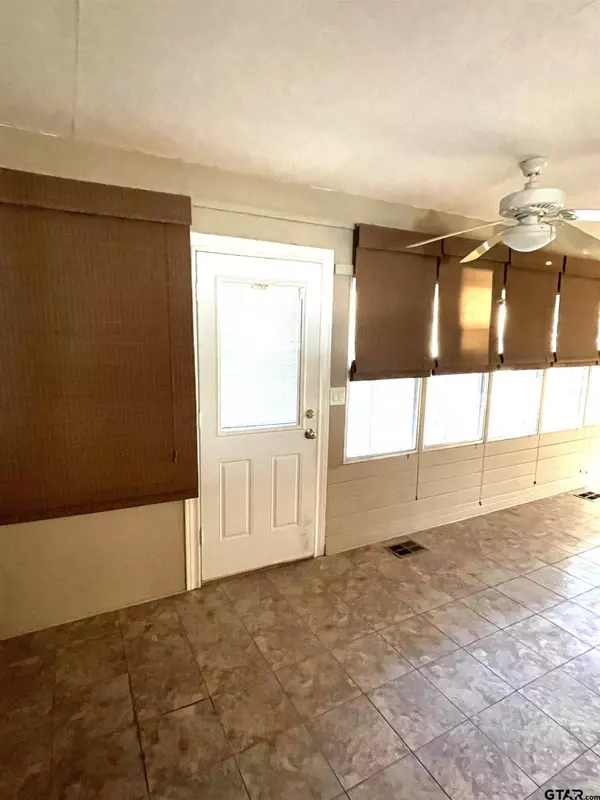 15843 CR 4260 D, Henderson, TX 75654