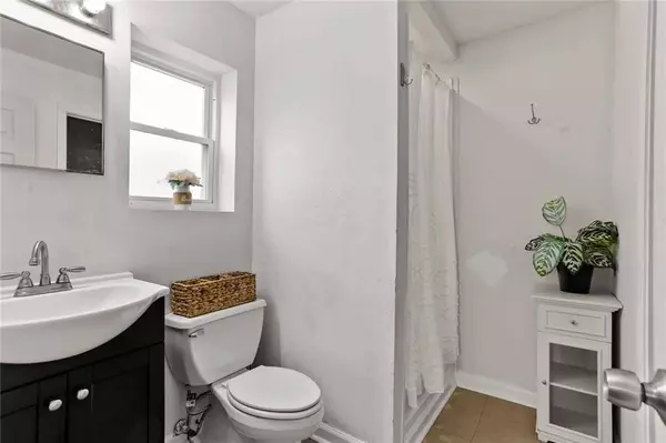 353 HELIS DR, Westwego, LA 70094