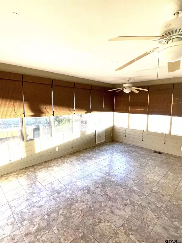 15843 CR 4260 D, Henderson, TX 75654