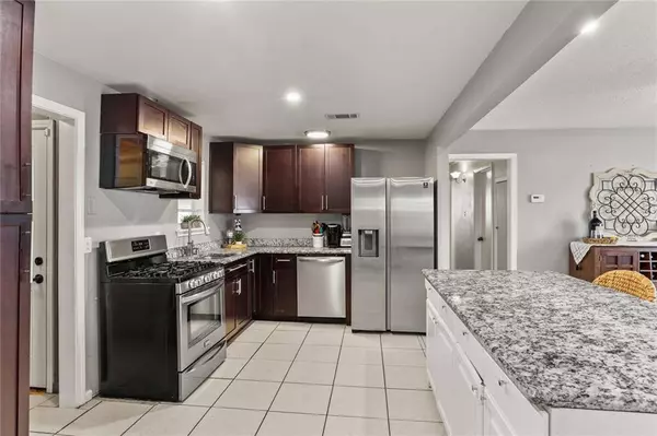 353 HELIS DR, Westwego, LA 70094