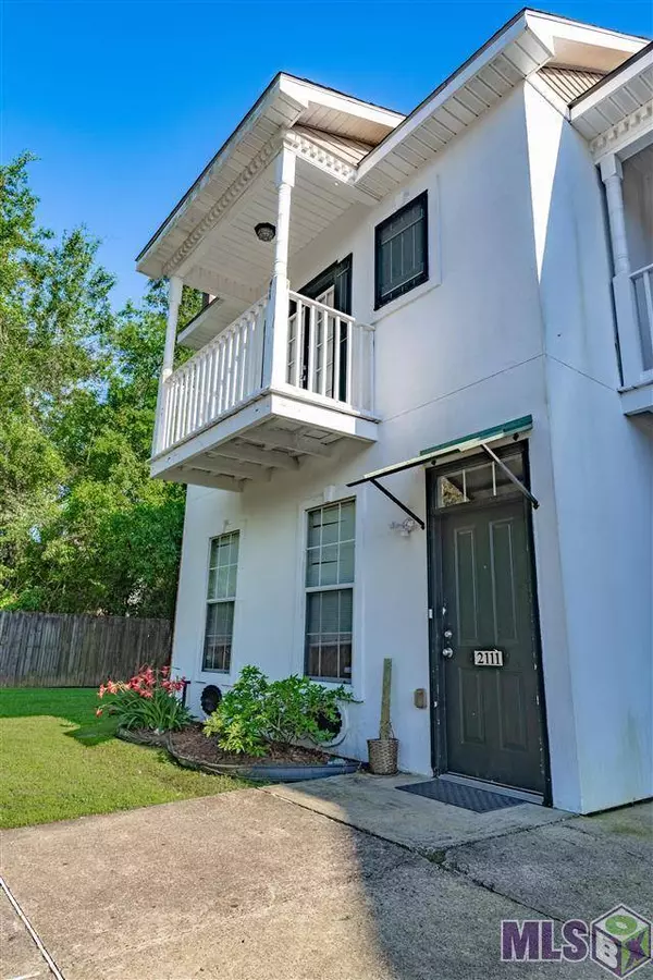 2111 PLANTATION LN, Baton Rouge, LA 70820