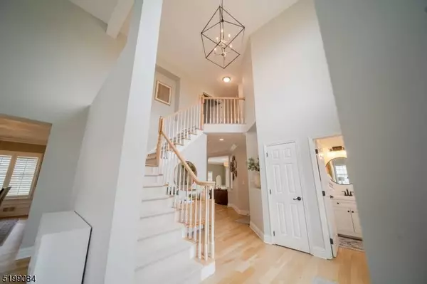 28 Goosetown Dr, Clinton Town, NJ 08809