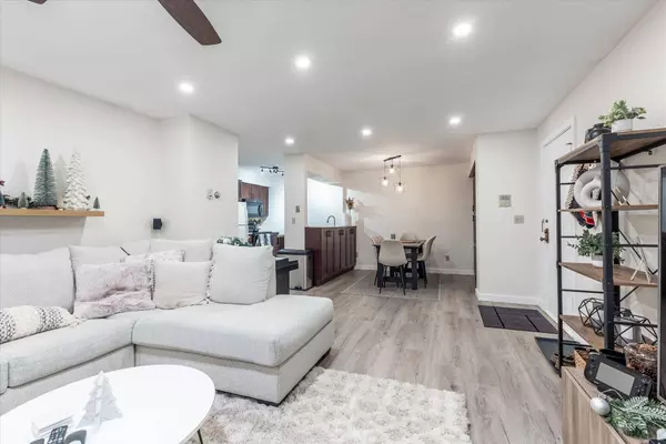 8560 W Waterford Unit 2, Milwaukee, WI 53228