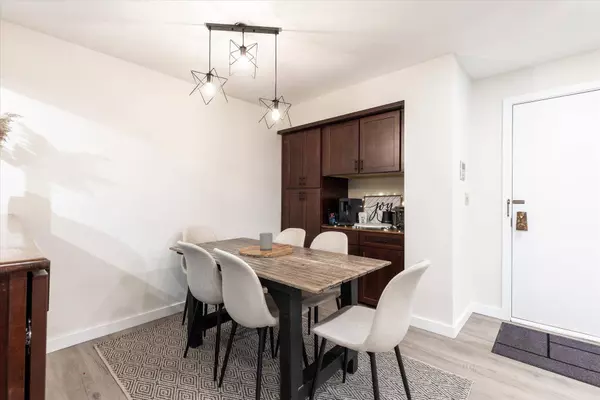 8560 W Waterford Unit 2, Milwaukee, WI 53228