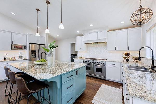 720 W Wyndemere Dr, Boise, ID 83702