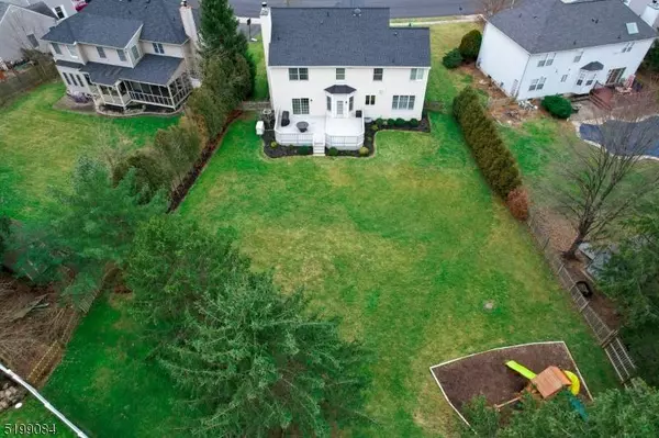 28 Goosetown Dr, Clinton Town, NJ 08809