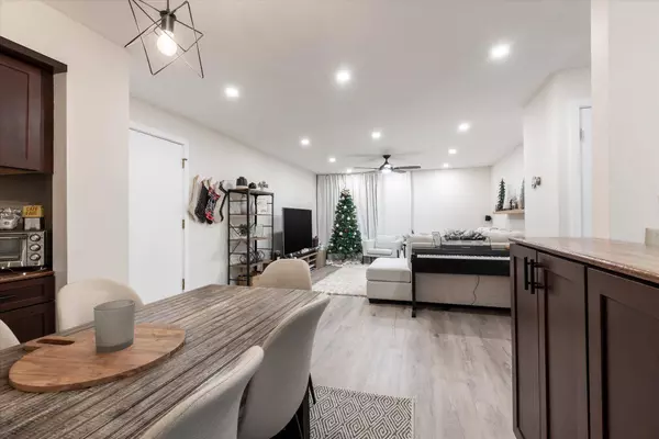 8560 W Waterford Unit 2, Milwaukee, WI 53228