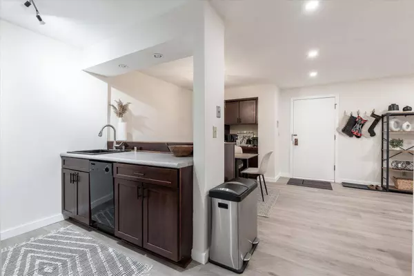 8560 W Waterford Unit 2, Milwaukee, WI 53228