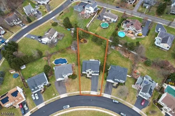 28 Goosetown Dr, Clinton Town, NJ 08809