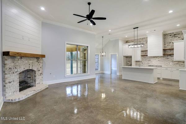 352 Driftwood Lane, Florence, MS 39073