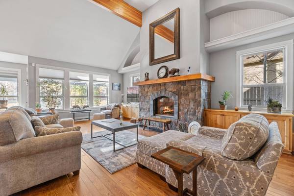 19449 Golden Meadow LOOP, Bend, OR 97702