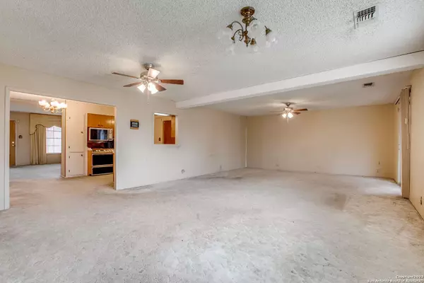 7823 BRONCO LN, San Antonio, TX 78227-3443