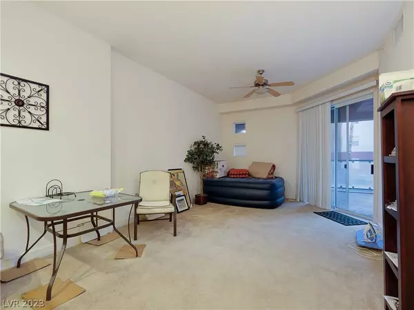 59 E Agate Avenue #201, Las Vegas, NV 89123