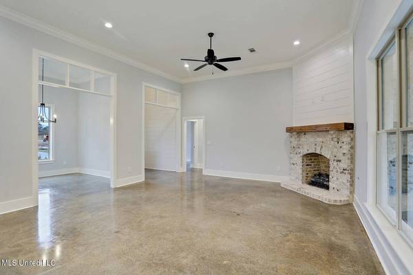 352 Driftwood Lane, Florence, MS 39073