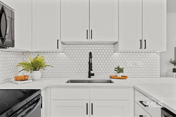 242 S Straughan Ave, Boise, ID 83712