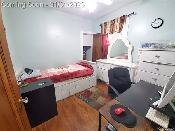 7524 HARTWELL Street, Dearborn, MI 48126