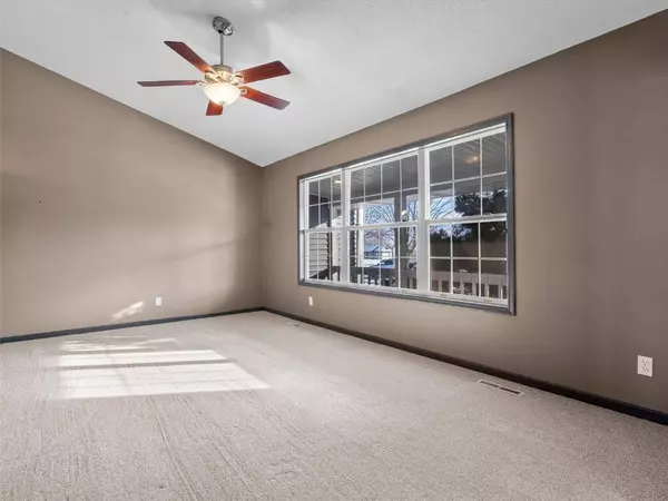 2906 Q Avenue NW, Cedar Rapids, IA 52405