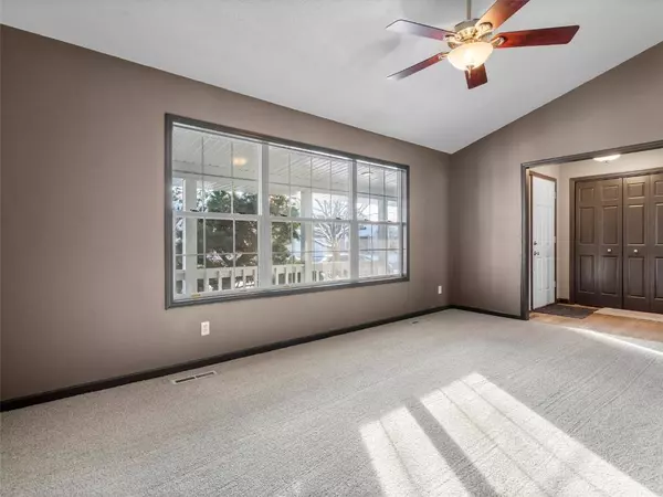 2906 Q Avenue NW, Cedar Rapids, IA 52405