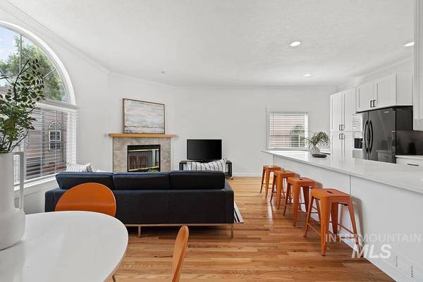 242 S Straughan Ave, Boise, ID 83712