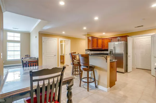 852 Earhart Avenue, Grand Prairie, TX 75051