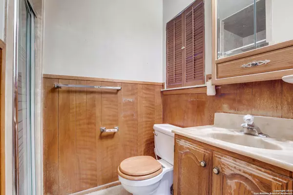 7823 BRONCO LN, San Antonio, TX 78227-3443