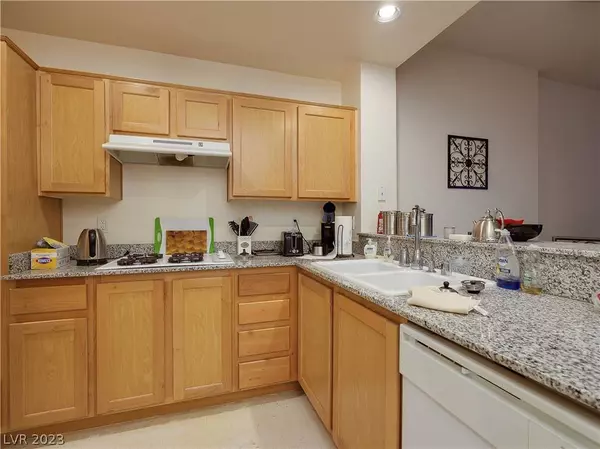 59 E Agate Avenue #201, Las Vegas, NV 89123