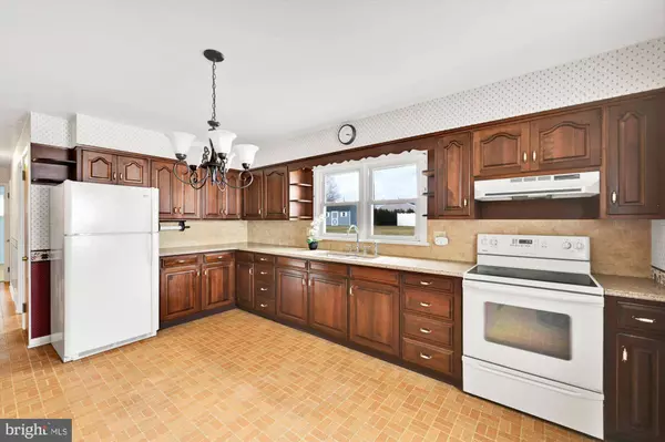 565 W LOCUST ST, Cleona, PA 17042