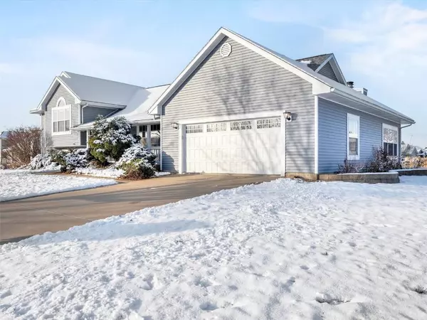 2906 Q Avenue NW, Cedar Rapids, IA 52405