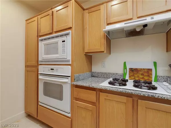 59 E Agate Avenue #201, Las Vegas, NV 89123