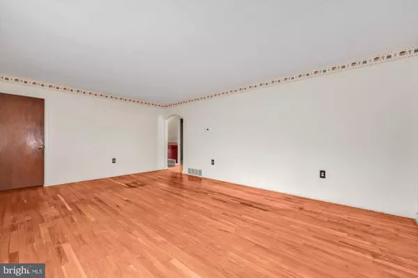 565 W LOCUST ST, Cleona, PA 17042