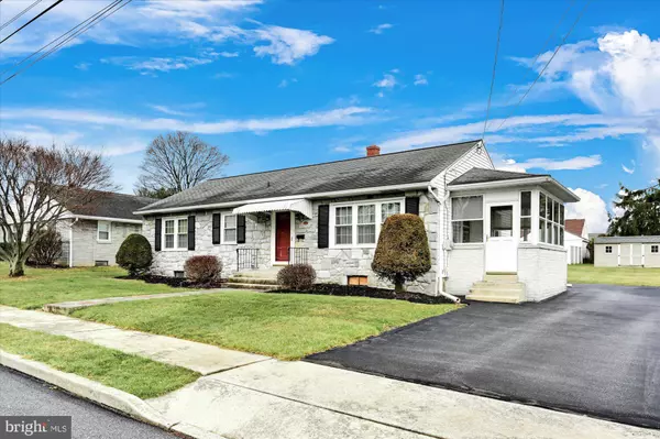 565 W LOCUST ST, Cleona, PA 17042