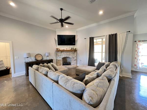 352 Driftwood Lane, Florence, MS 39073