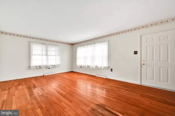 565 W LOCUST ST, Cleona, PA 17042