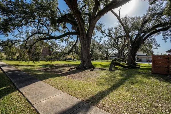 BOURGEOIS CT, Harahan, LA 70123