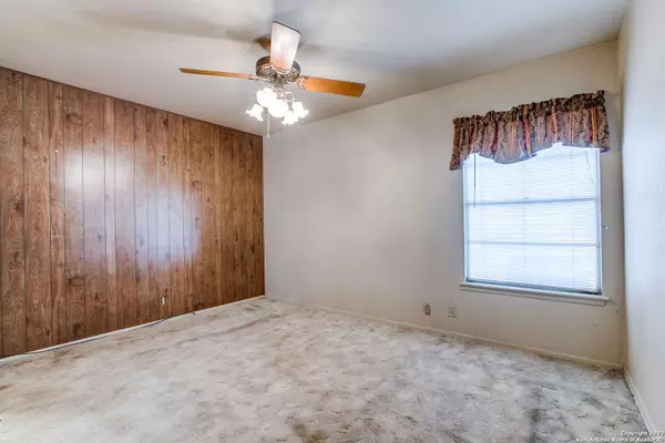 7823 BRONCO LN, San Antonio, TX 78227-3443