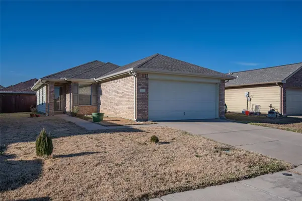 1956 Sampsell Drive, Grand Prairie, TX 75051