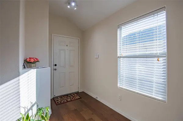 1956 Sampsell Drive, Grand Prairie, TX 75051