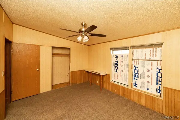 1042 Rosebud DR, Bullhead, AZ 86442