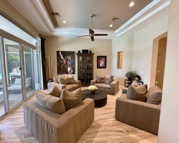 5761 E NIGHT GLOW Circle, Scottsdale, AZ 85266