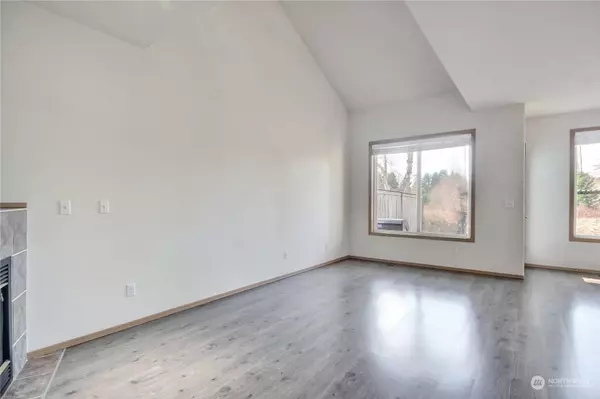 12606 64th Ave E, Puyallup, WA 98373