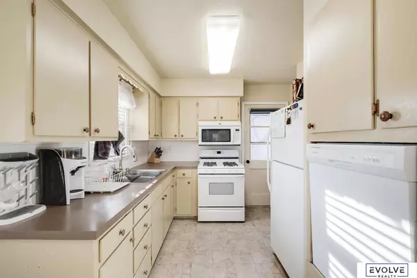 406 Robinson Avenue, Bellevue, NE 68005