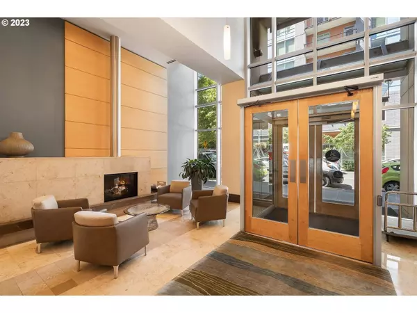 3570 S RIVER PKWY #1211, Portland, OR 97239