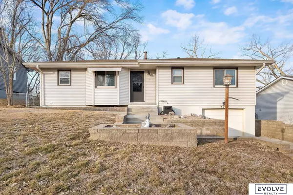 406 Robinson Avenue, Bellevue, NE 68005