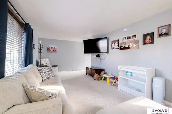 406 Robinson Avenue, Bellevue, NE 68005