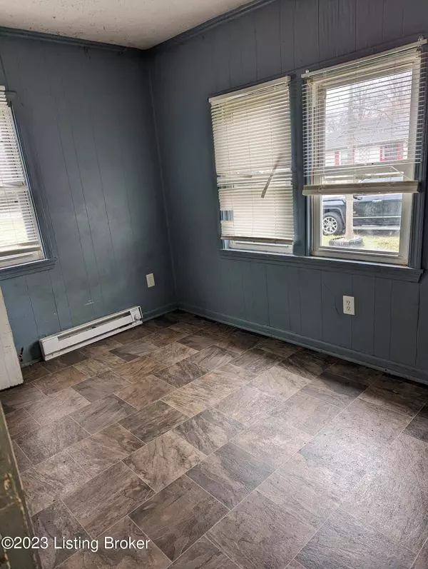 3840 Dunbar Ave, New Albany, IN 47150