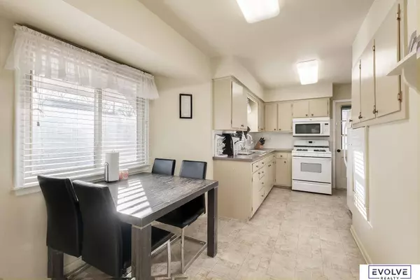 406 Robinson Avenue, Bellevue, NE 68005